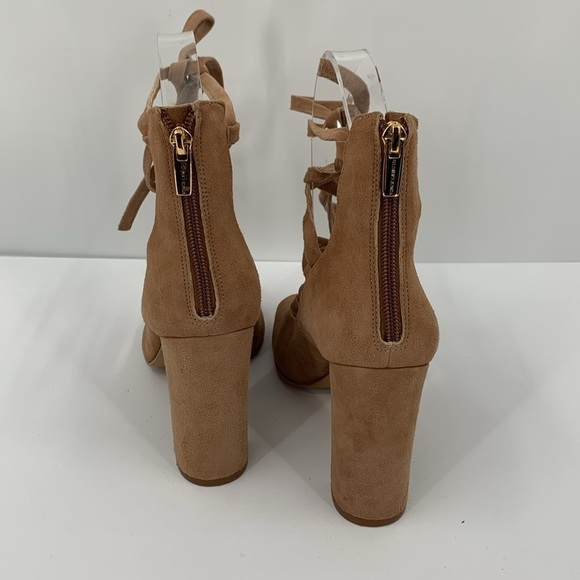 Vince Camuto Tannen peeptoe sandal block heel shoe tan suede ankle tie strappy 9 - Picture 4 of 5